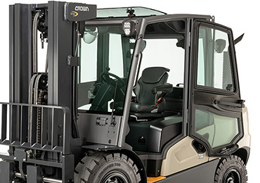 IC forklift with cold store cabin 